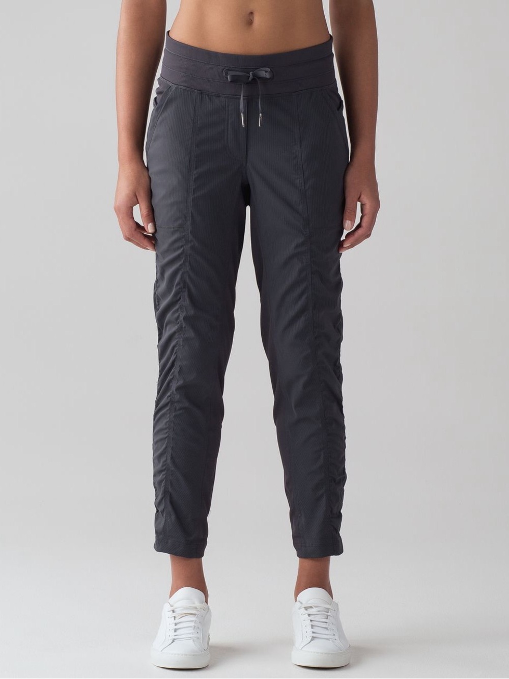 Lululemon Street To Studio Pant II *Unlined 28"
Blue Tied- size 6